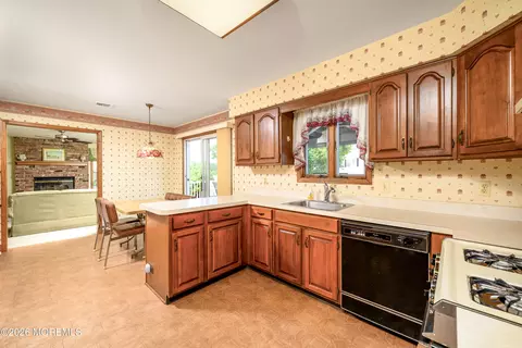 Kitchen - 1 E Avalon Ave, Ocean Gate, NJ 08740 photo 2 of 3