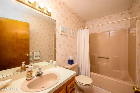 Bath - 1 E Avalon Ave, Ocean Gate, NJ 08740 photo 2 of 2