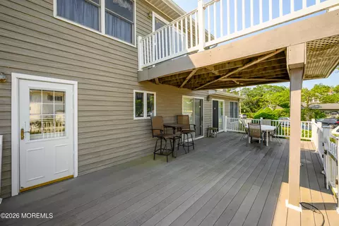Exterior - 1 E Avalon Ave, Ocean Gate, NJ 08740 photo 5 of 8