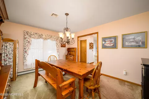 Dining - 1 E Avalon Ave, Ocean Gate, NJ 08740 photo 3 of 5