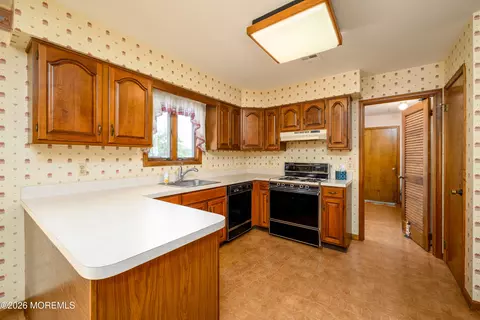Kitchen - 1 E Avalon Ave, Ocean Gate, NJ 08740 photo 1 of 3