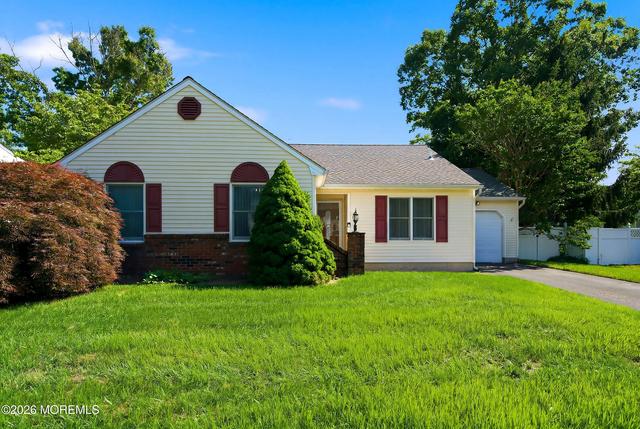 656 Branch Dr, Toms River, NJ 08755