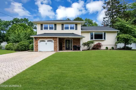 118 Sun Valley Rd, Toms River, NJ 08755