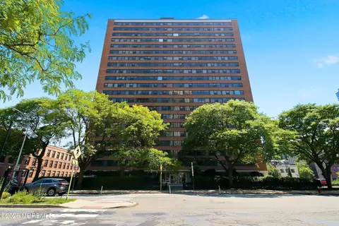 135 Montgomery St #21A, Jersey City, NJ 07302