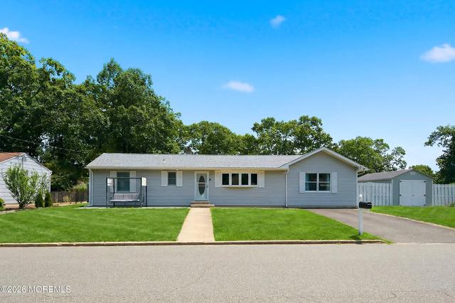 20 Western Dr, Howell, NJ 07731
