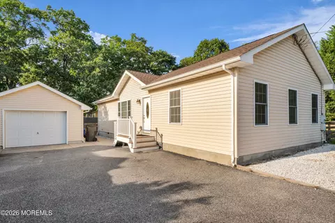 176 Tilton St, Toms River, NJ 08753