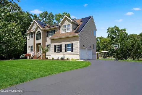 Exterior - 650 Millbrook Rd, Brick, NJ 08724 photo 2 of 8