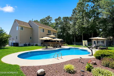Exterior - 650 Millbrook Rd, Brick, NJ 08724 photo 3 of 8