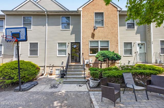 121 Forest Park Cir, Lakewood, NJ 08701