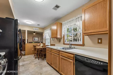 807 Constitution Dr, Brick, NJ 08724 photo 6