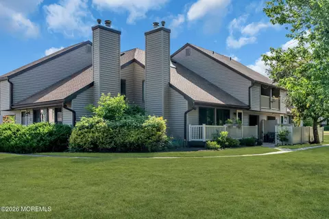 95 Cotswold Cir #3, Ocean, NJ 07712