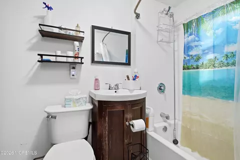 Bath - 74 Citadel Dr, Jackson, NJ 08527 photo 2 of 2