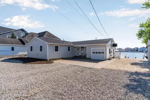 68 Blue Heron Dr S, Toms River, NJ 08753