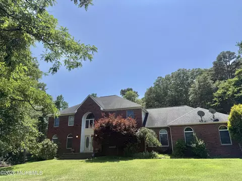 6 Seaman Rd, Freehold, NJ 07728