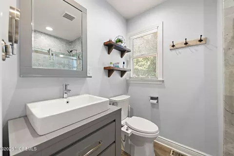 Bath - 159 Washington Ave, Matawan, NJ 07747 photo 4 of 5