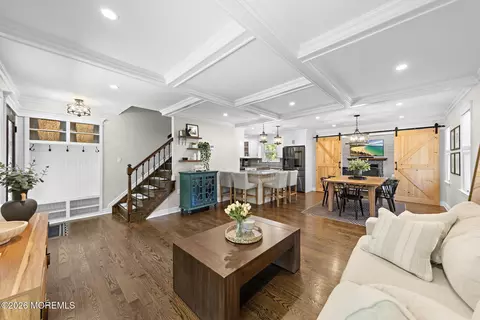 Entry Way - 159 Washington Ave, Matawan, NJ 07747 photo 2 of 4