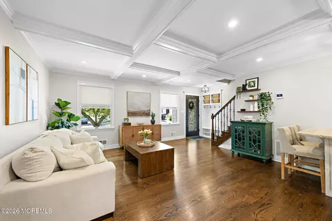 Entry Way - 159 Washington Ave, Matawan, NJ 07747 photo 3 of 4