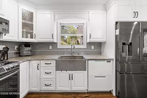 Kitchen - 159 Washington Ave, Matawan, NJ 07747 photo 4 of 7