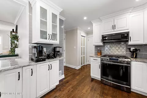 Kitchen - 159 Washington Ave, Matawan, NJ 07747 photo 6 of 7
