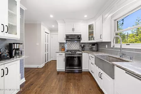 Kitchen - 159 Washington Ave, Matawan, NJ 07747 photo 3 of 7