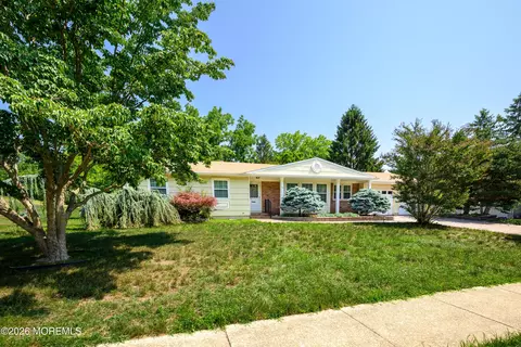 49 Newbury Rd, Howell, NJ 07731