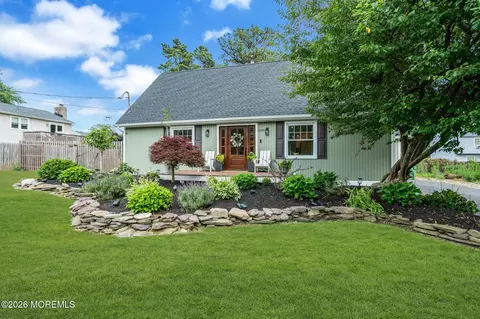 1309 Seaman Ave, Beachwood, NJ 08722