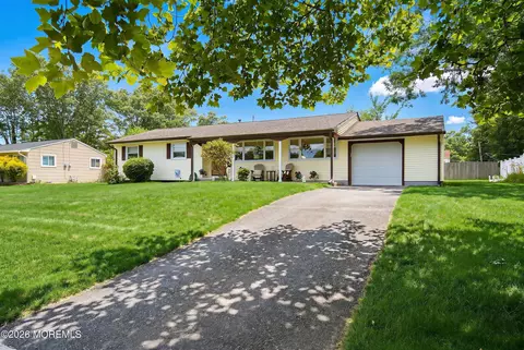 1047 Crystal Dr, Toms River, NJ 08753