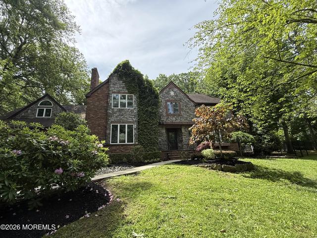 827 Holmdel Rd, Holmdel, NJ 07733