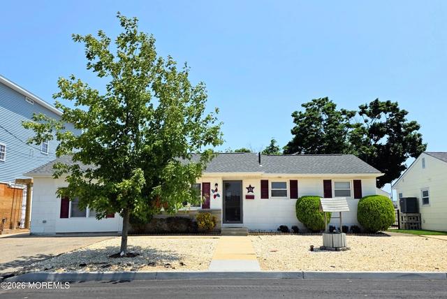 22 N Forecastle Dr, Little Egg Harbor, NJ 08087