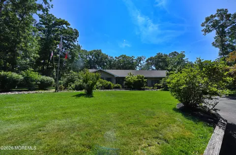 1621 Badger Dr, Toms River, NJ 08755