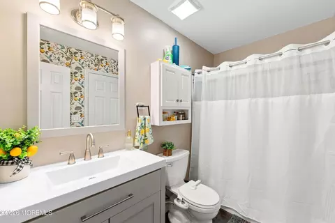 Bath - 55 Cedar Dr, Brick, NJ 08723 photo 1 of 2
