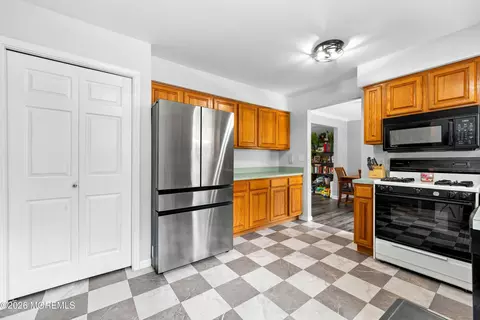 Kitchen - 55 Cedar Dr, Brick, NJ 08723 photo 4 of 4