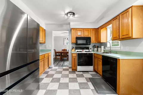 Kitchen - 55 Cedar Dr, Brick, NJ 08723 photo 2 of 4