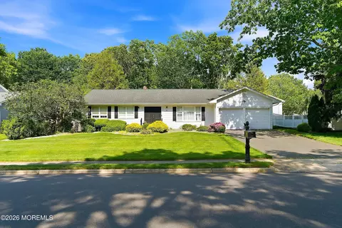 16 N Tunesbrook Dr, Toms River, NJ 08753