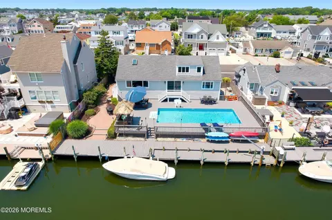 1648 Center St, Point Pleasant, NJ 08742