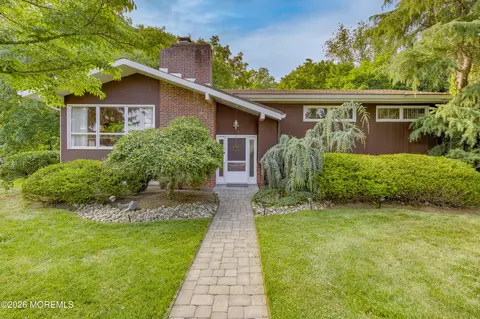 108 Oak Ter, Freehold, NJ 07728