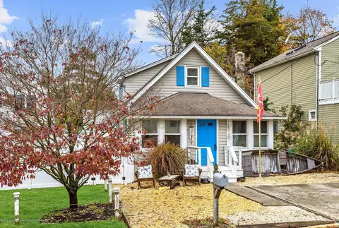 43 River Dr, Toms River, NJ 08753