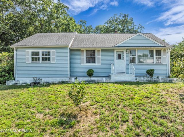 11 Hemlock Rd, Howell, NJ 07731