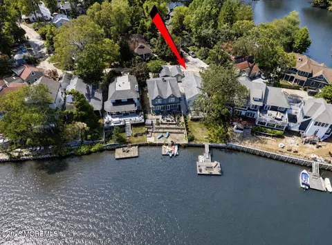 21 Wanamassa Point Rd, Ocean, NJ 07712