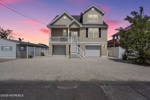 33 Lake Michigan Dr, Little Egg Harbor, NJ 08087