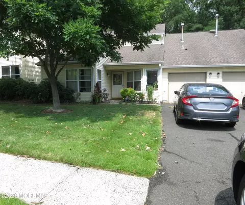 37 Aspen Ave, Englishtown, NJ 07726