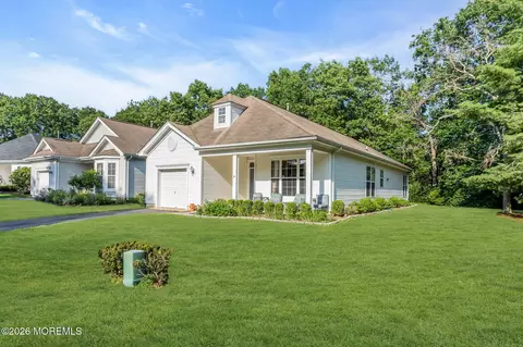 30 Autumn Rise Ln, Lakewood, NJ 08701