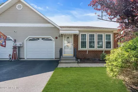 30 Portsmouth St # B, Whiting, NJ 08759