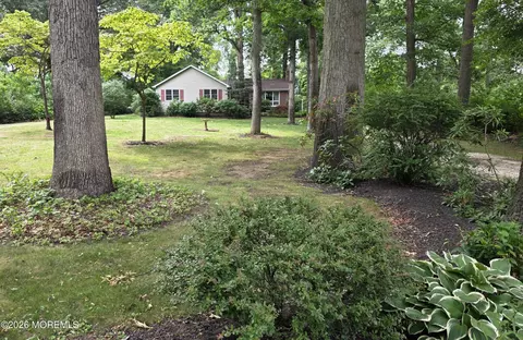 15 La Valley Dr, Manalapan, NJ 07726