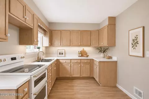 Kitchen - 4 Middlesex Rd, Matawan, NJ 07747 photo 2 of 2