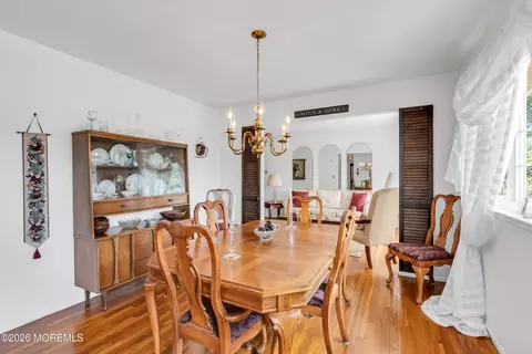 Dining - 4 Middlesex Rd, Matawan, NJ 07747 photo 3 of 4