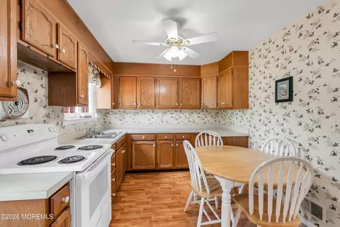 Kitchen - 4 Middlesex Rd, Matawan, NJ 07747 photo 1 of 2