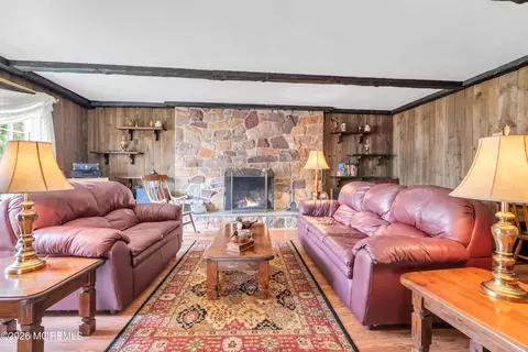 Living - 4 Middlesex Rd, Matawan, NJ 07747 photo 4 of 6
