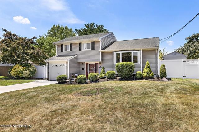 522 Mackey Ave, Belford, NJ 07718