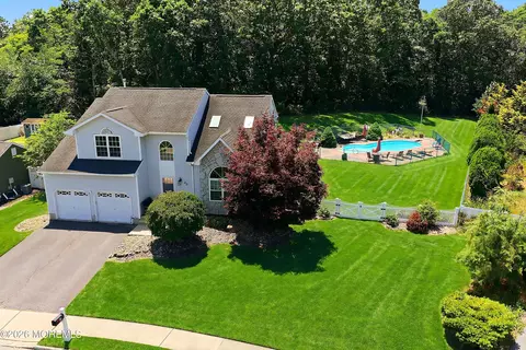 28 Silverbrooke Cir, Howell, NJ 07731
